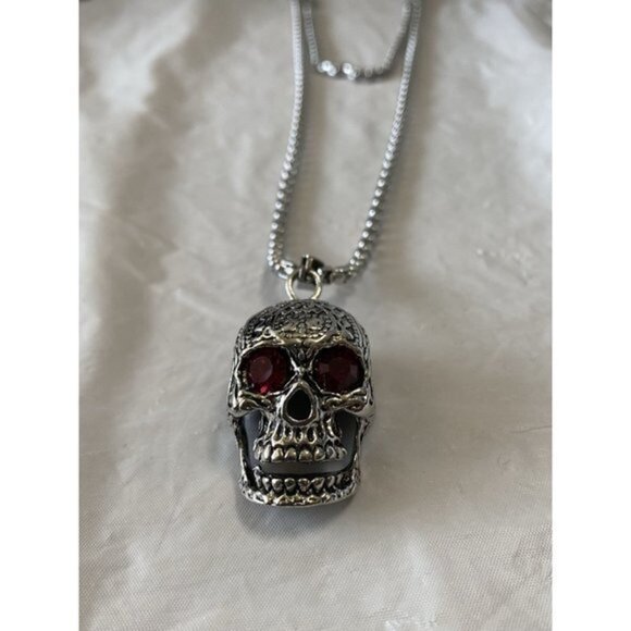 Red Crystal Eye Skull Chain Necklace - Picture 8 of 9